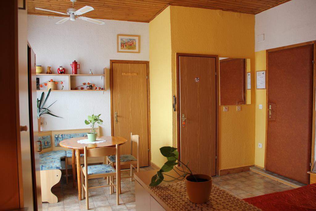 Mekina Guesthouse Maribor Room photo